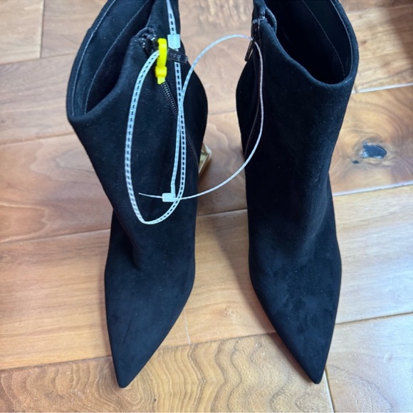 NWT Gianni Bini Harrison Suede Architectural Wedge Black Booties Sz 8,5 - Picture 5 of 8